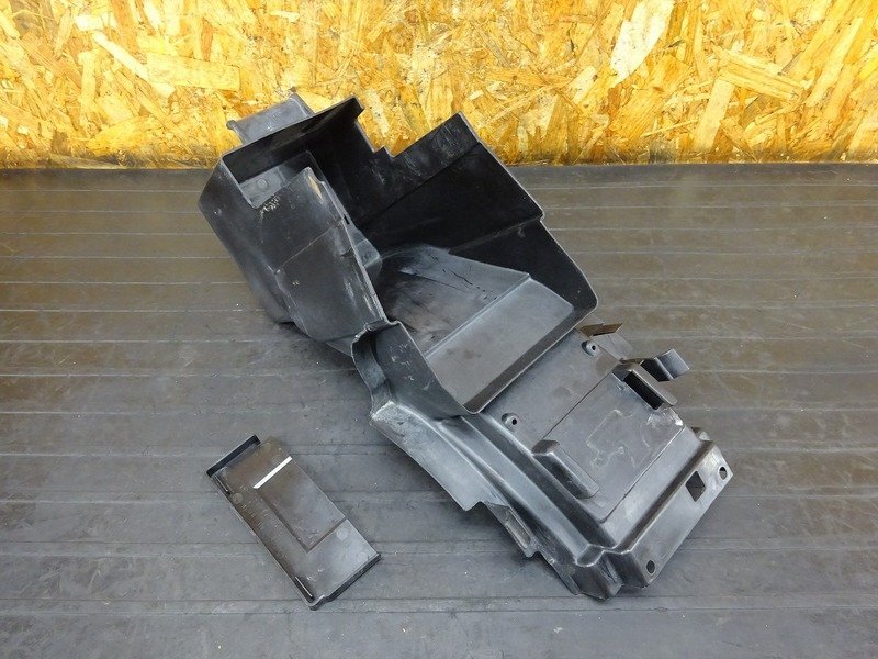 【240903】ZRX-2(ZR400E-344)■ リアインナーフェンダー リアフェンダー 35023-1386 カバー 【ZRX-Ⅱ ZRX400拍卖