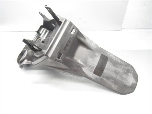 J2R6-0924 スズキ ZZ / ジーツー リアインナーフェンダー 純正品 【CA1PB-144~ 動画有】拍卖