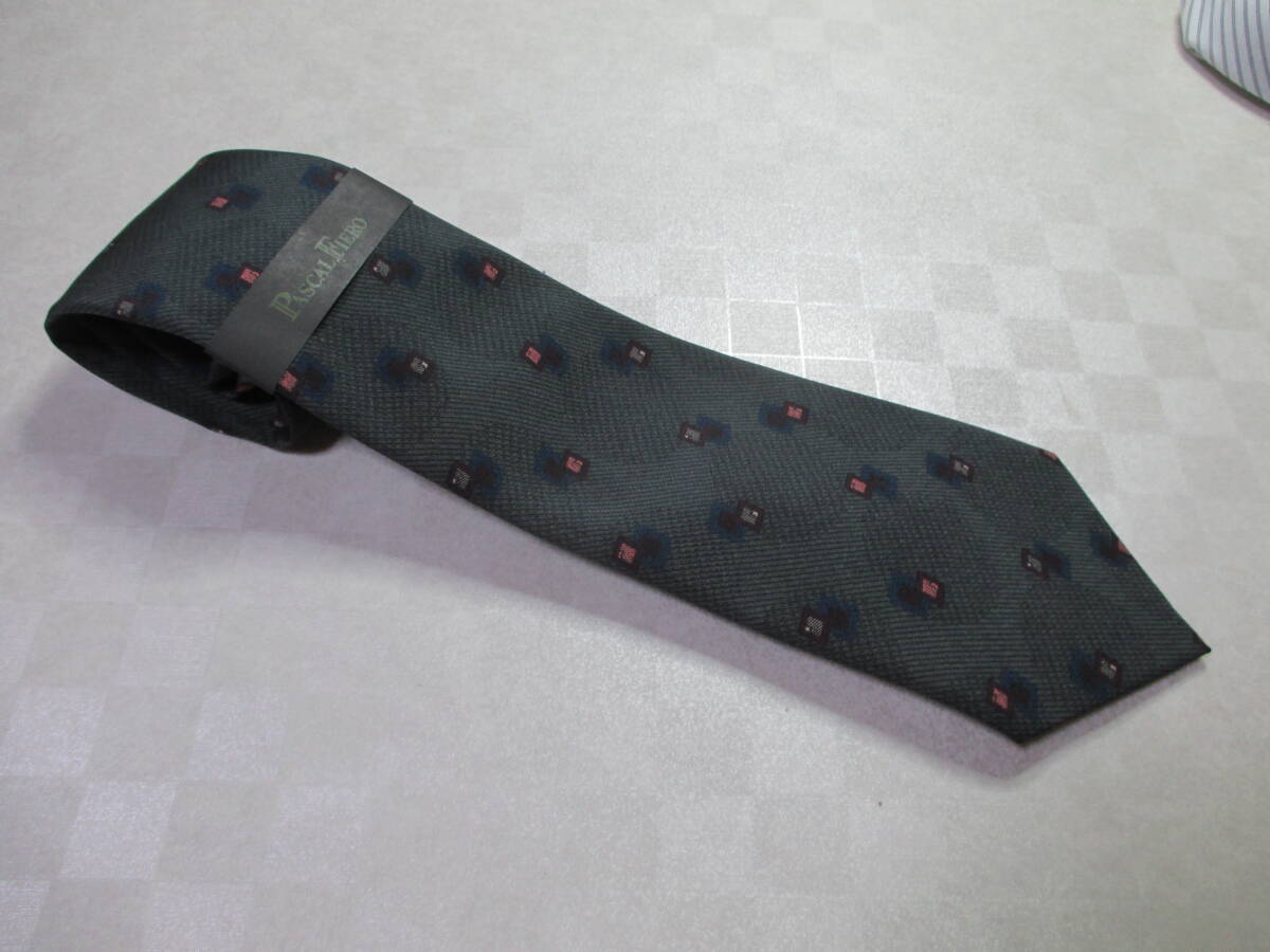 ◇パスカル フィェロ PASCAL FIERO◆新品・未使用・タグ付き◆ネクタイ◇その他の柄・グレー色系◇32-5◇拍卖