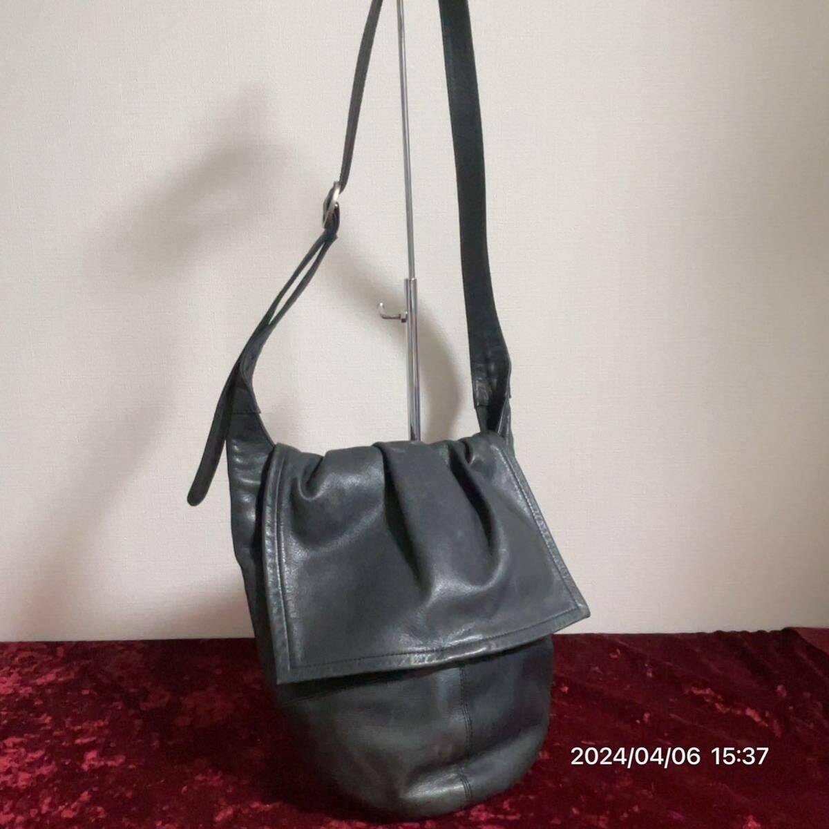 kawakawa カワカワ レザー 本革 斜め掛け シンプル ショルダーバッグ 鞄拍卖