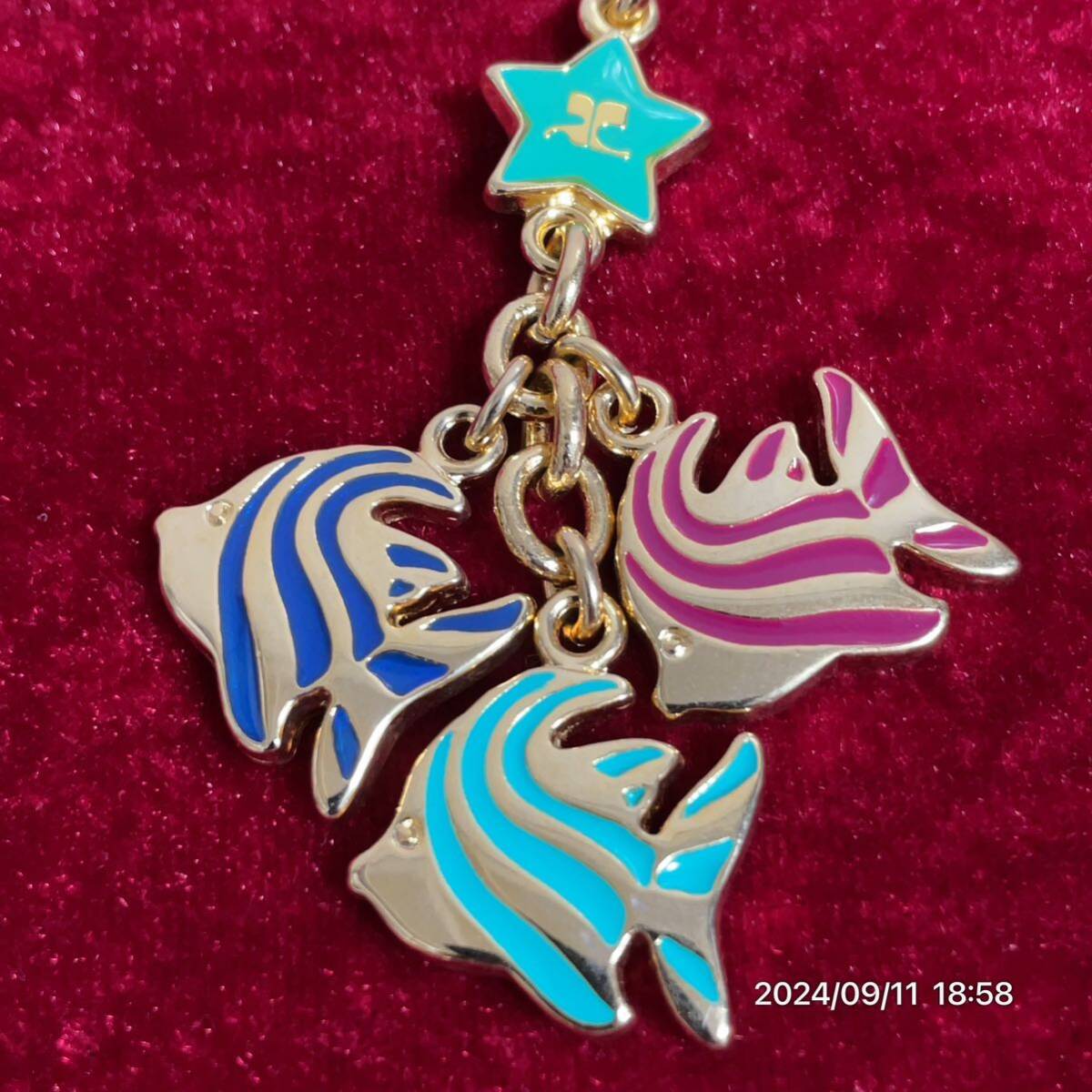 Courrges クレージュ フィッシュ 魚モチーフ ゴールドカラー チャーム キーホルダー キーリング拍卖