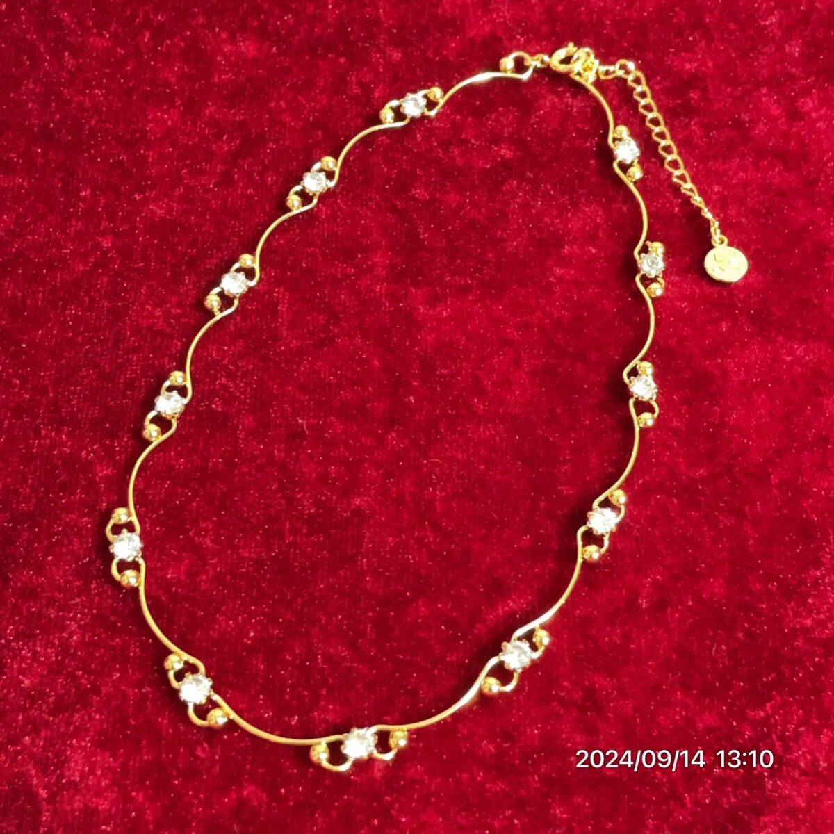 美品 Courregesクレージュブランドロゴプレート ラインストーン ゴールドカラー ネックレス チョーカーアクセサリー拍卖