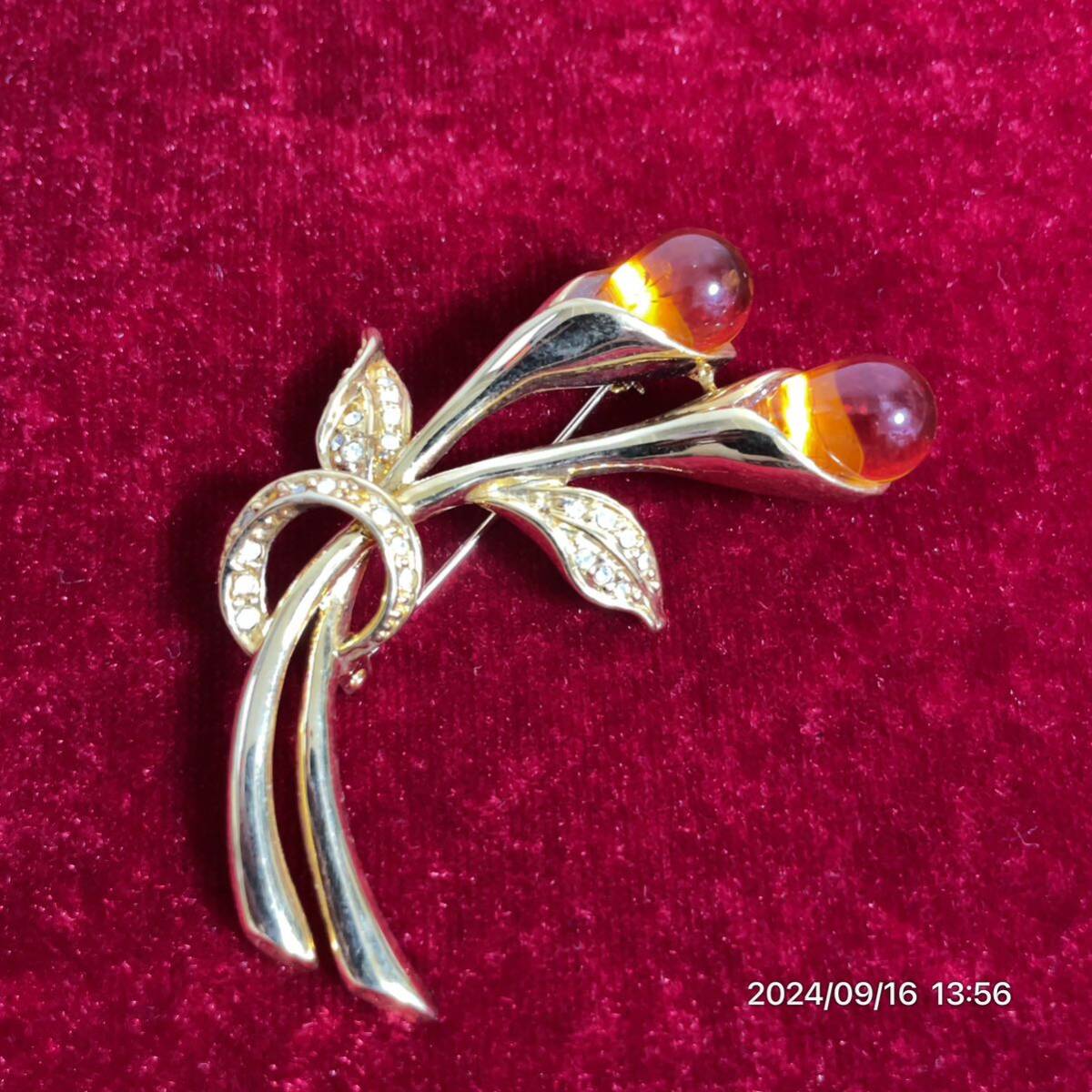 VENDOMEヴァンドーム 花 フラワーモチーフ 瑪瑙 ラインストーン ゴールドカラー ブローチ アクセサリー拍卖