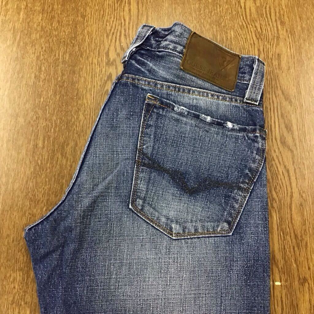 【FI208】GUESS JEANS W31 L32 色落ち加工 ダメージ加工 ジーンズ ジーパン デニムパンツ ブランド古着 ゲスジーンズ 送料無料拍卖