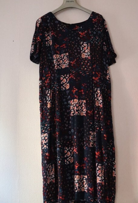 素敵!大き目!花柄!ローラアシュレイ ロング ワンピース EUR:38 ネイビー×マルチ 拍卖