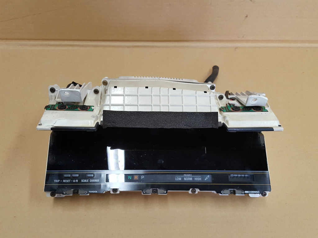 UZS131 クラウン スピード メーター 89450km トリム パネル 130 13 83200-30640拍卖