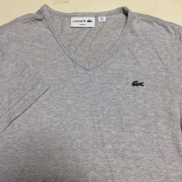 美品 LACOSTE ラコステ 半袖VネックTシャツ サイズ3 杢グレー無地 サイドスリット無し SLIM FIT ラコステジャパン拍卖