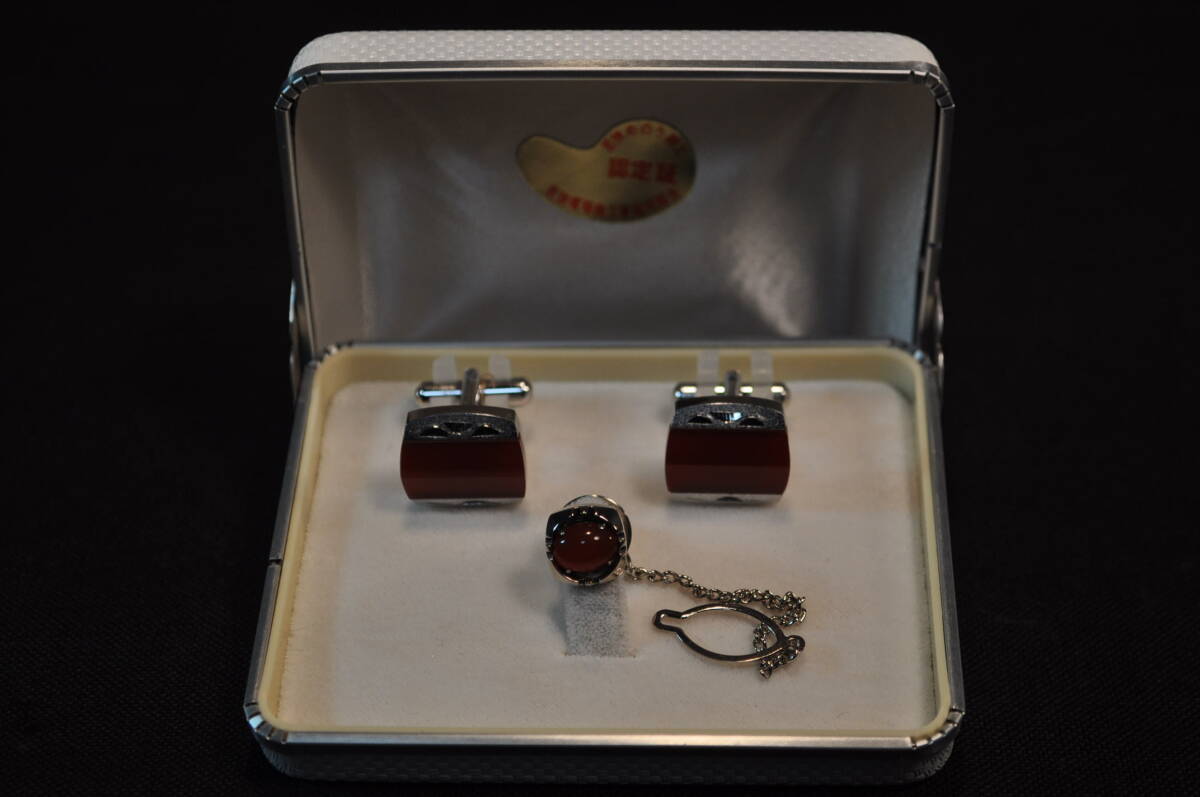 44 若狭めのう 認定証 通商産業大臣指定 伝統的工芸品 瑪瑙 めのう カフスボタン カフリンク タイピン タイタック付 化粧箱入拍卖