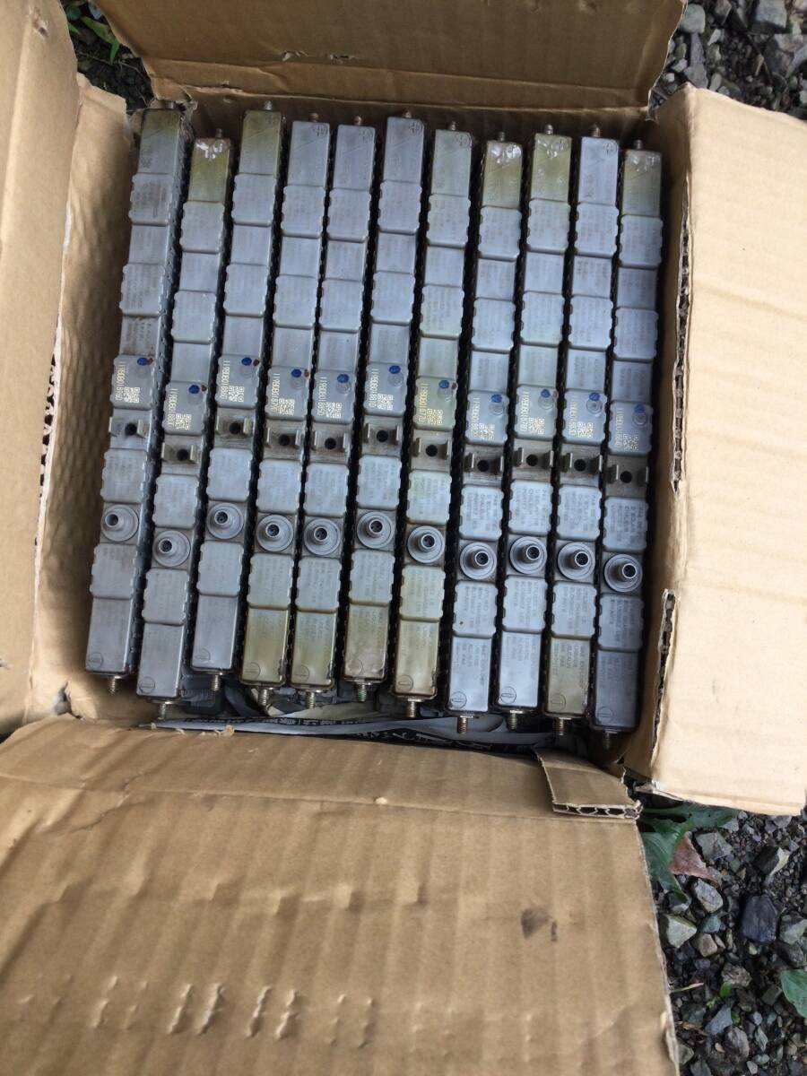 トヨタ ハイブリッド バッテリー 11個 部品取り 拍卖