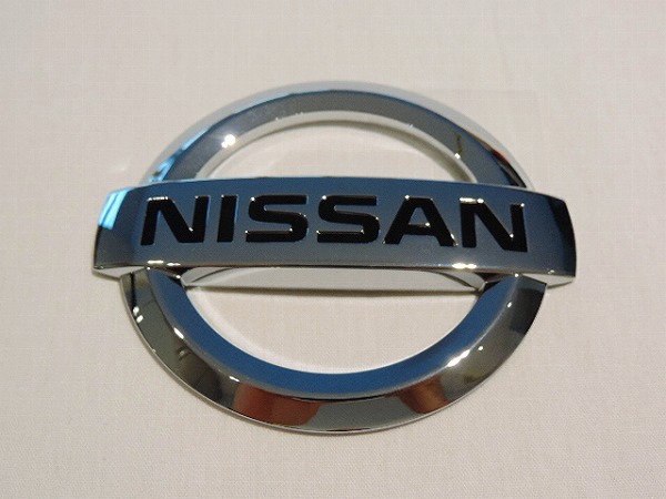 【新品・送料無料】 ニッサン純正 V36 スカイライン 用 リア エンブレム ※代引き不可商品 他の車種に流用可能拍卖
