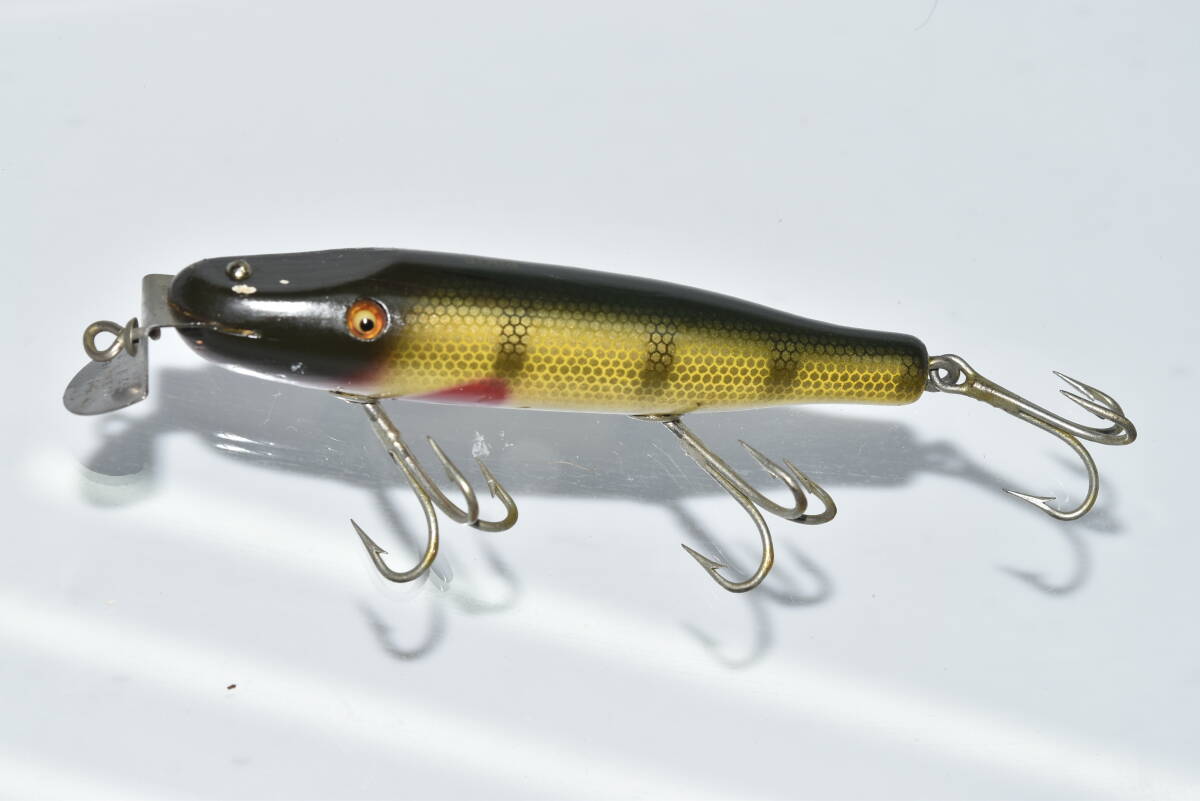 C.C.B.CO.LURE PIKE GLASS EYES WOOD VINTAGE LURE (11853-98C ) ヴィンテージ ルアー 歴史的に残したい蒐集家向けルアー 拍卖