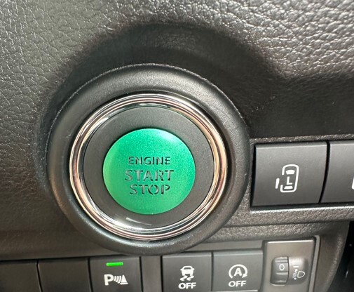 デザイン性UP♪ エンジン スターター スイッチ カバー 緑 ソリオ MA15S G X S G4 Gリミテッド ブラック&ホワイト DJE拍卖