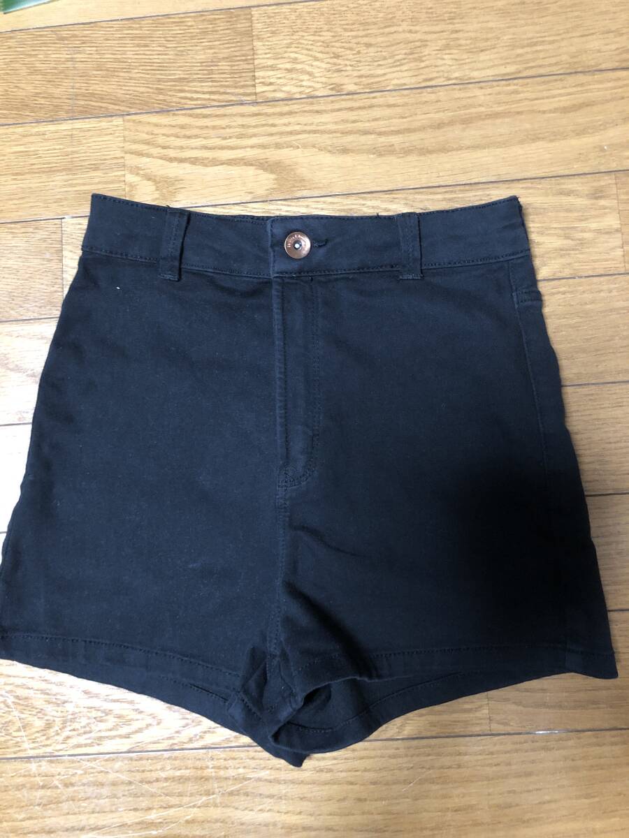 bershka_BSKGIRL ブラック短パン EUR36 S拍卖