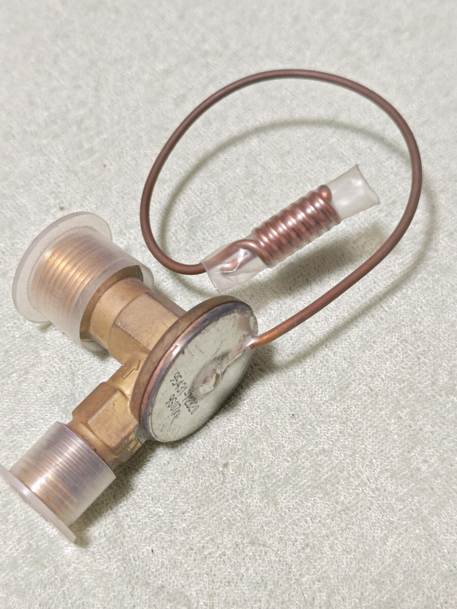 新品未使用 JA11 JA12W JA22W ジムニー 134a用 エキスパンションバルブ 95431-72B20 スズキ エキパン エアコン エバポレーター拍卖