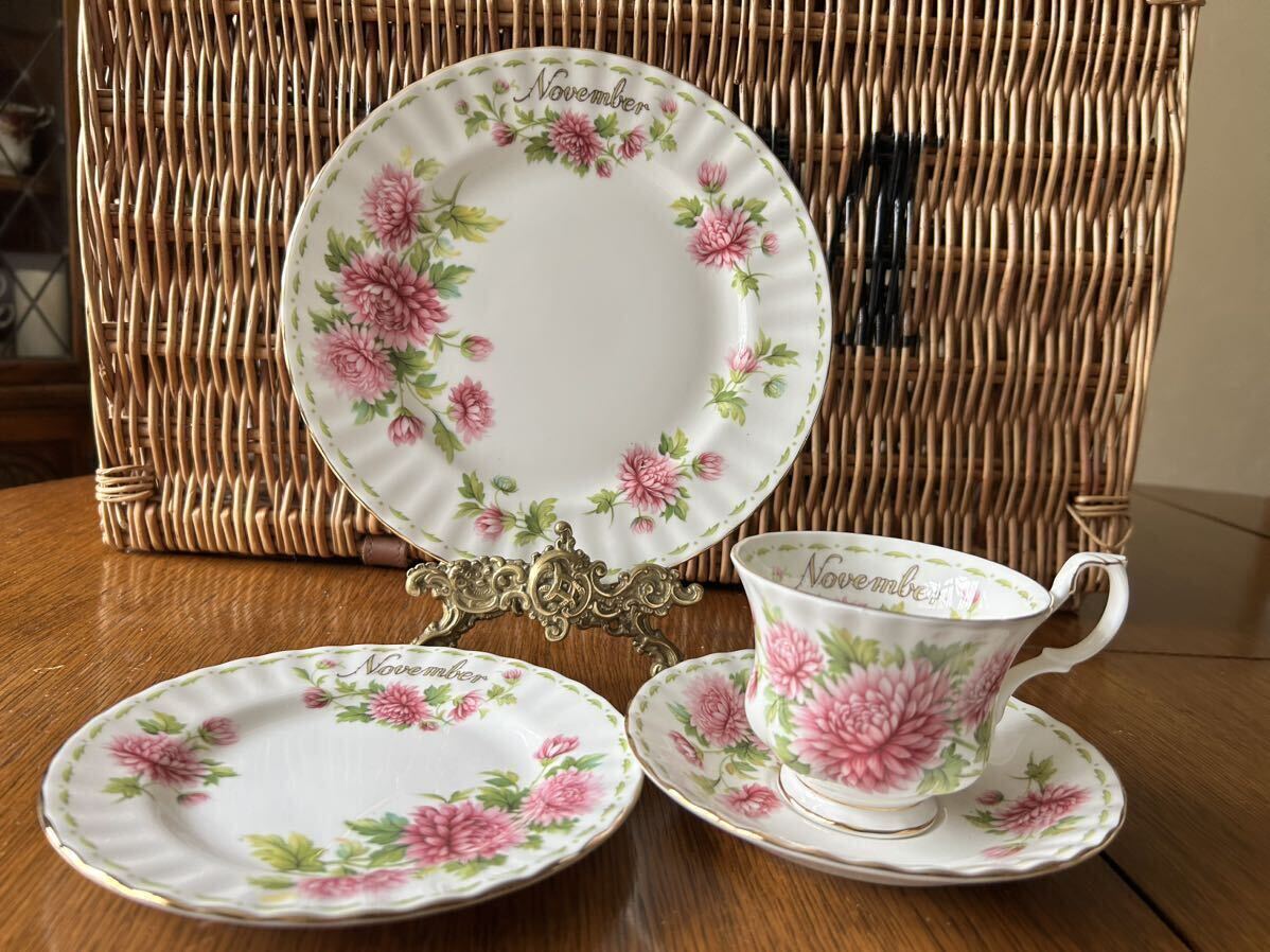 英国 イギリス ロイヤルアルバート フラワーオブザマンスシリーズ 11月 クリサンセマム 菊 4ピース モントローズシェイプ セカンド品拍卖