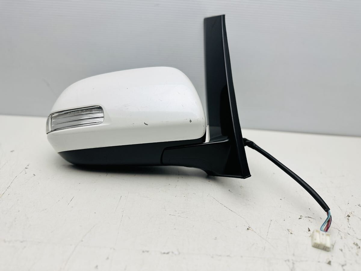 美品 20系 アルファード ヴェルファイア ANH20W/ANH25W/GGH20/GGH25 左 ドアミラー7ピン ホワイトパール系 070ウィンカー付き (F200)拍卖