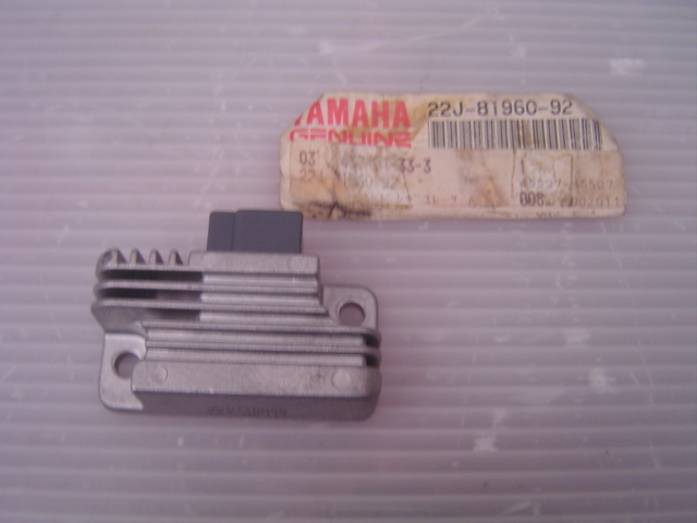 〇未使用品!ヤマハ メイト50純正 レクチフアイヤアンドレギユレ-タ(22J-81960-92)DT50/タウンメイト50他拍卖