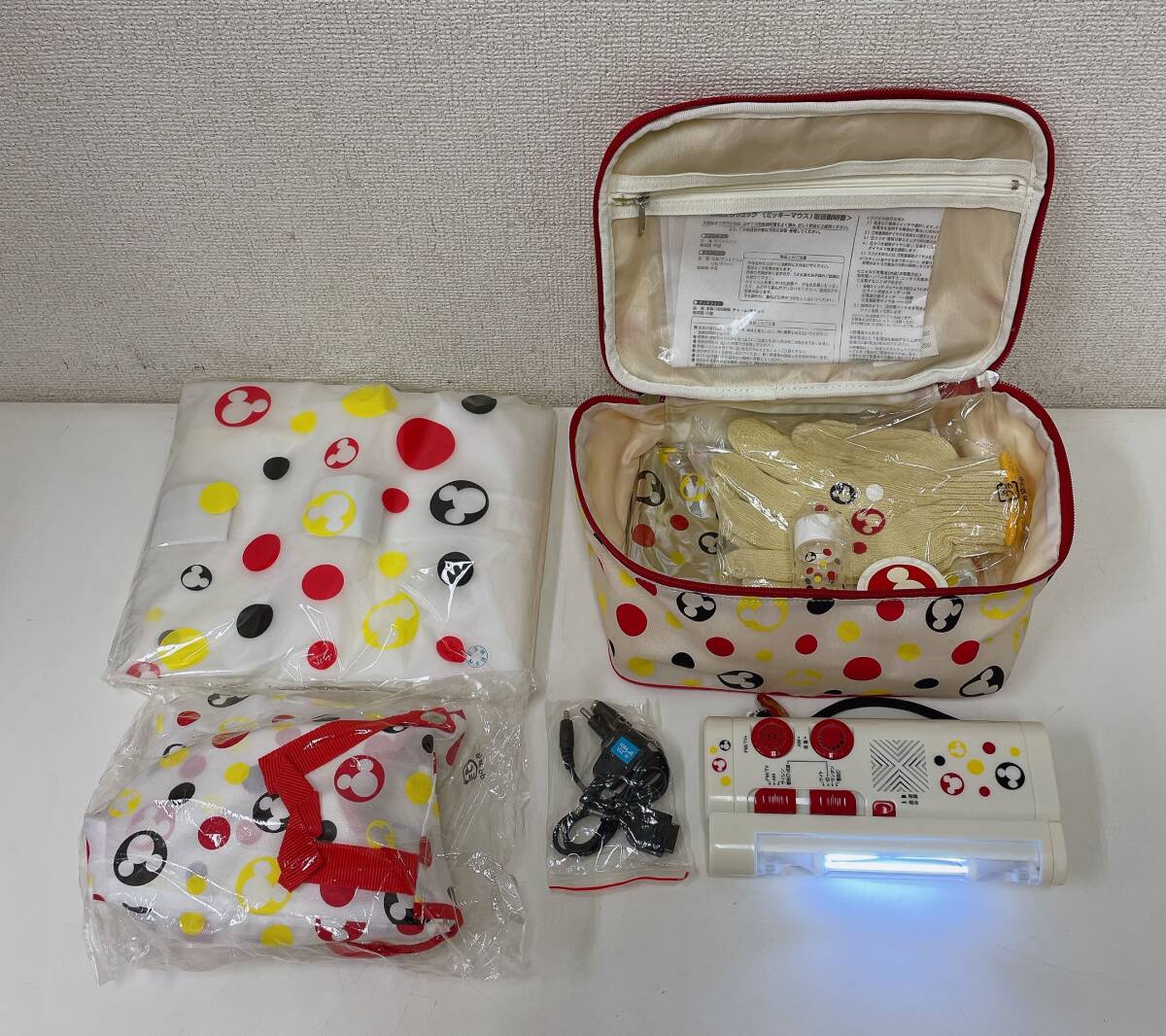 【ディズニー ミッキーマウス防災グッズセット】オリジナル限定非売品/災害時等に大変重宝するセットです/A69-033拍卖