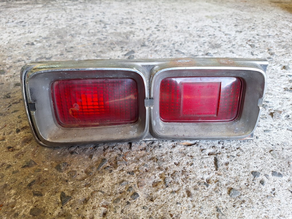 スカイライン ハコスカ 純正テールランプ左側 No.ki拍卖