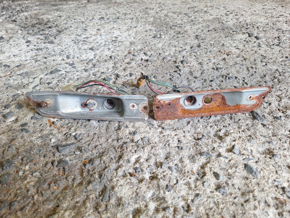 スカイライン ハコスカ 純正フロントウインカー左右 No.ki4拍卖