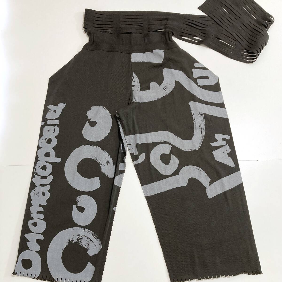 ISSEY MIYAKE A-POC INSID ナイロン ニット 総柄 フリンジ ワイドパンツ カーキ 2サイズ イッセイミヤケ スラックス archive 4070496拍卖