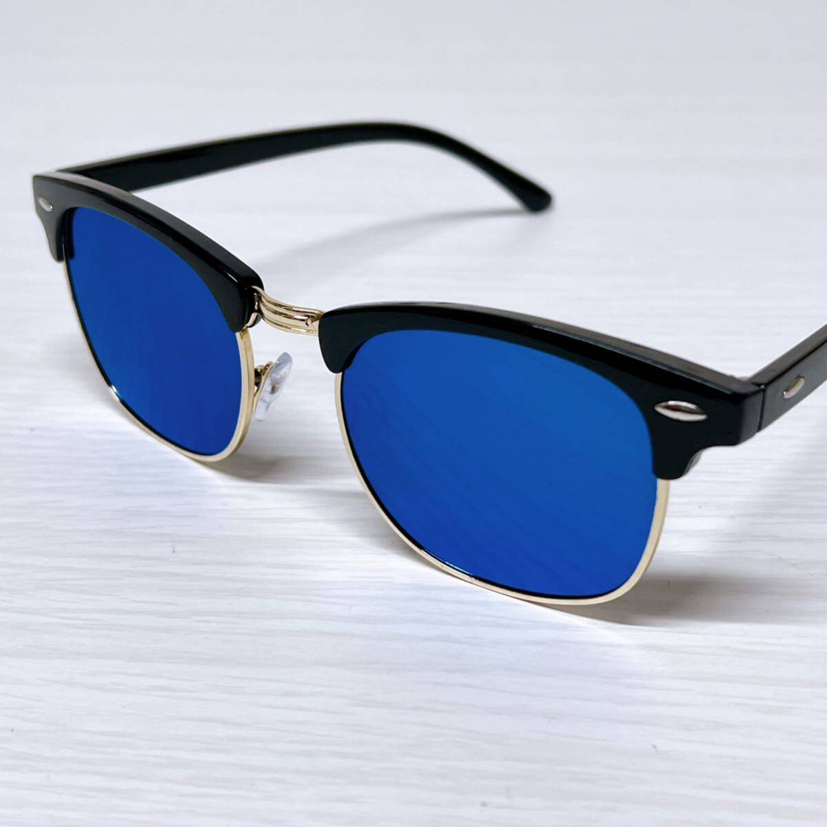 サングラス グレーレンズ ブラックフレーム 金具 薄色 黒縁メガネ 紫外線 UVカット Y2K おしゃれ オシャレ スクエア ユニセックス拍卖