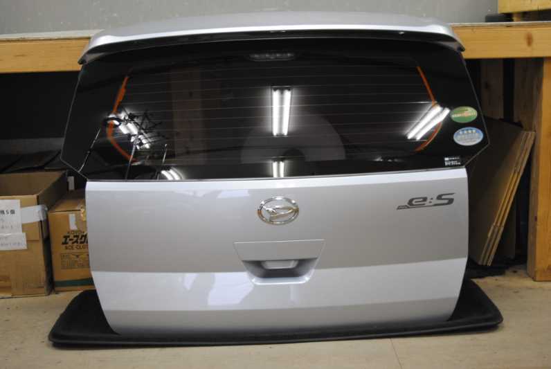 ミライース B 前期 (LA350S) H.31 リアゲートパネル バックドア ヒンジ ハイマウントストップランプ 付 LED全点灯OK S28 銀 s015062拍卖