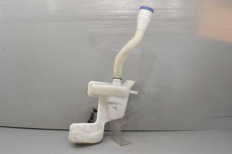 プジョー 308 右ハンドル 後期(T75F02) 純正 破損無 取付OK 動作保証 ウォッシャー タンク k085950拍卖