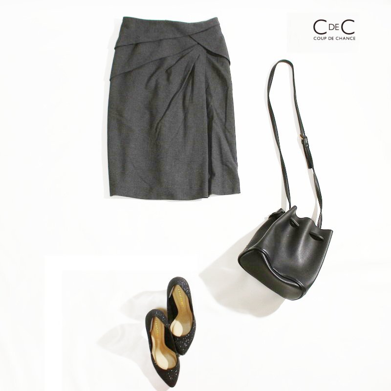 美品 クードシャンス COUP DE CHANCE 株) ワールド 合物 上品 デザイン フリル タイトスカート 9号 38 チャコール グレー フォーマル拍卖