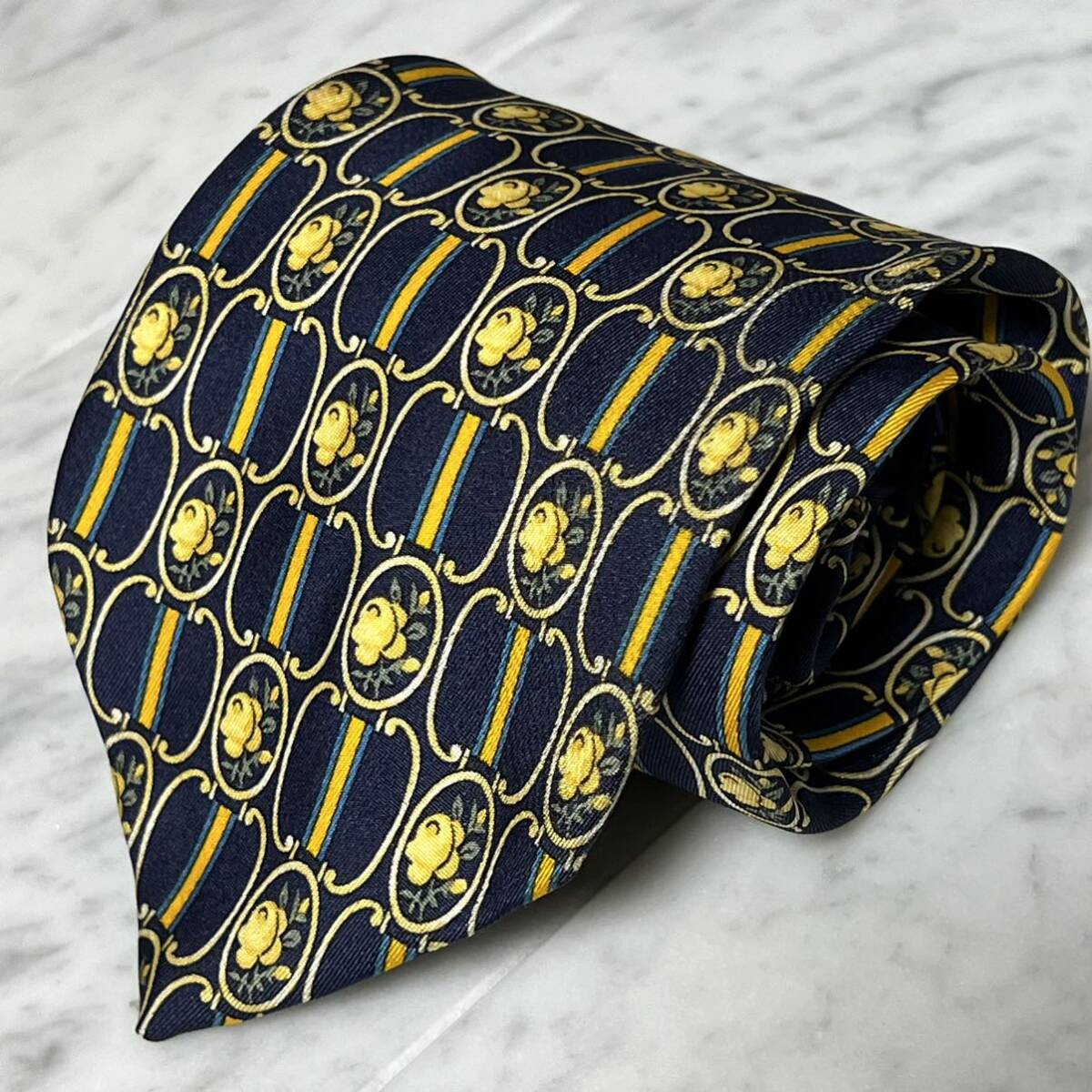 999円~ GIVENCHY ネクタイ ネイビー系 マルチカラー 花柄 ボタニカル柄 (B6)拍卖