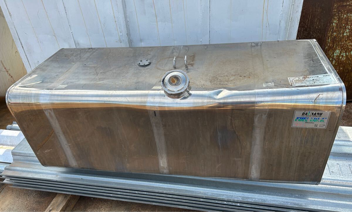 燃料タンク タンク ステンレス製 取り外し品 手渡し 着払い サビないステンレス 大型 凹みあり拍卖