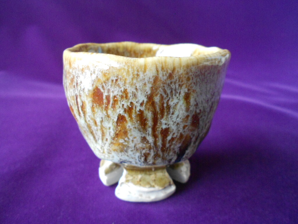 酒盃! 山根清玩 ☆孔雀手びねり割高台ぐい呑②☆ 新品 木箱入り サカズキ 杯 盃 おちょこ 萩焼 ギフト拍卖