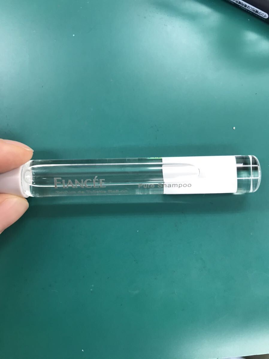 FIANCEE パルファンドトワレ ロールオン ピュアシャンプー拍卖