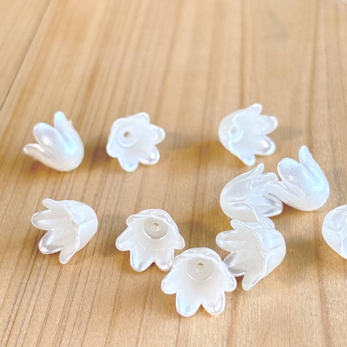 アクリルビーズ フラワー ベル パールカラー 10個拍卖
