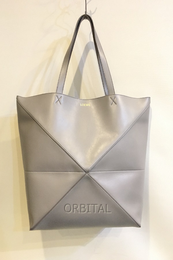 二子玉)LOEWE ロエベ パズルフォルド トート XL カーフ 大容量トートバッグ 定価327,800円 グレー ユニセックス ※小傷拍卖