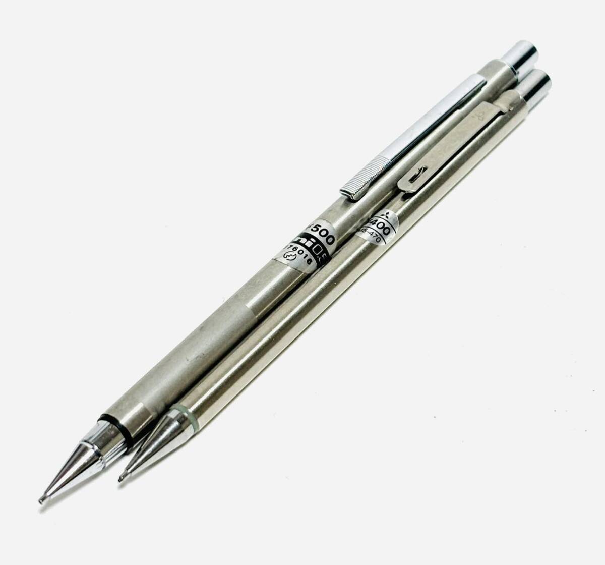 送料無料 廃番 三菱シャープペン 0.5mm 手帳用シャープペンシル (M5-470)、三菱 uni ノック式 0.5mm (376016) 旧JIS シャーペン 昭和レトロ拍卖