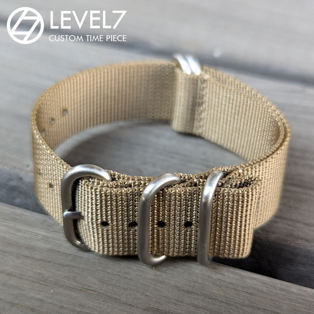 【ラグ幅:22mm】ZULU ナイロンベルト/ストラップ カーキ/ベージュ プレミアムナイロン使用 全長約280mm シルバーリング LEVEL7拍卖