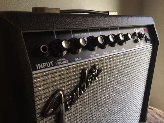 FENDER ギターアンプ Frontman15G 動作良好拍卖