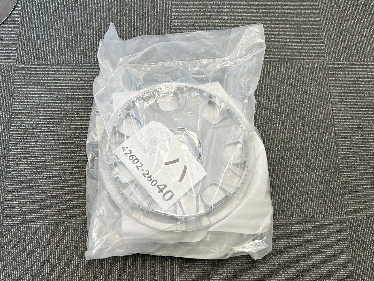 【新品未開封品】 トヨタ ハイエース 200系 15インチ 純正ホイールキャップ ホイールカバー 4枚セット 42602-26040拍卖