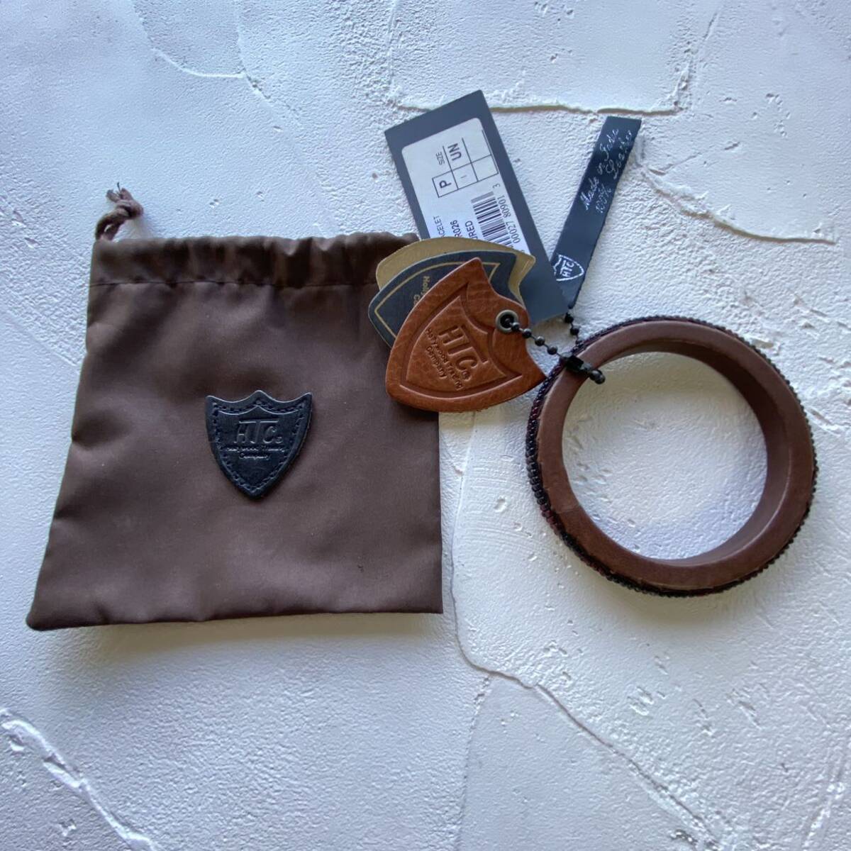 【新品未使用 HTC DALIAS BRACELET レザー × ビーズ ダリアスブレスレット バングル 焦茶 ハリウッドトレーディングカンパニー】拍卖