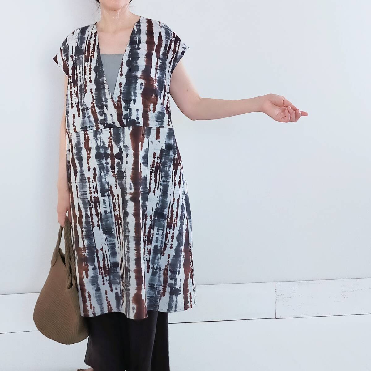 ◎ handmade コットン ステイン柄プリント 巾広ワンピース ジャンパースカート Vネック フレンチスリーブ ノースリーブ拍卖