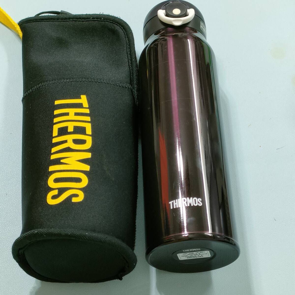 サーモス 真空断熱ケータイマグ(JNR-750)ミッドナイトブラック 0.75L 山専用ボトル/専用ポーチ ブラックイエロー付き拍卖