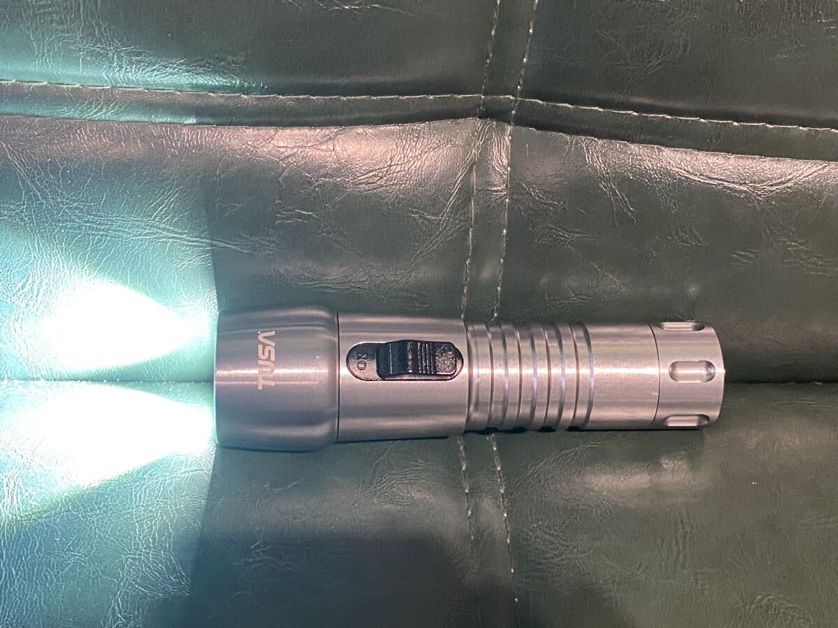 超美品 TUSA TUL-300J コンパクト ダイビング LEDライト (電池なしで発送AAA電池x3使用)拍卖