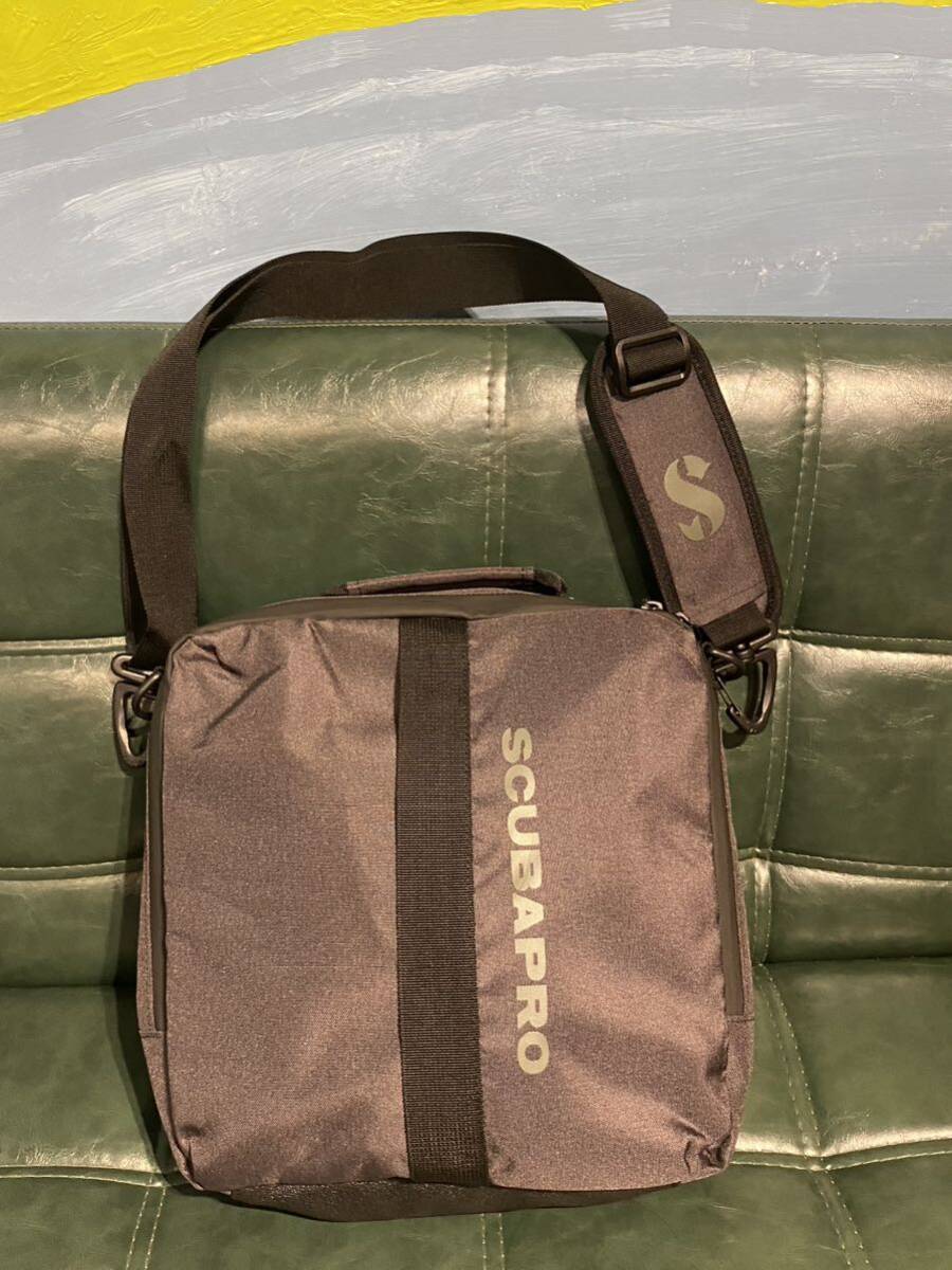 新品 Scubapro Definition Regulator Bag 10L ダイビング レギュレター バック拍卖