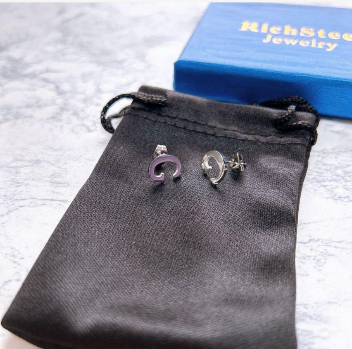 【さり気ないオシャレに】ピアス 男女兼用 シルバー G 両耳用 旅行 仕事拍卖