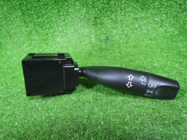 ホンダ エアウェイブ GJ2 ライトスイッチ ウィンカースイッチ 中古 M18620 12ピン 15566拍卖