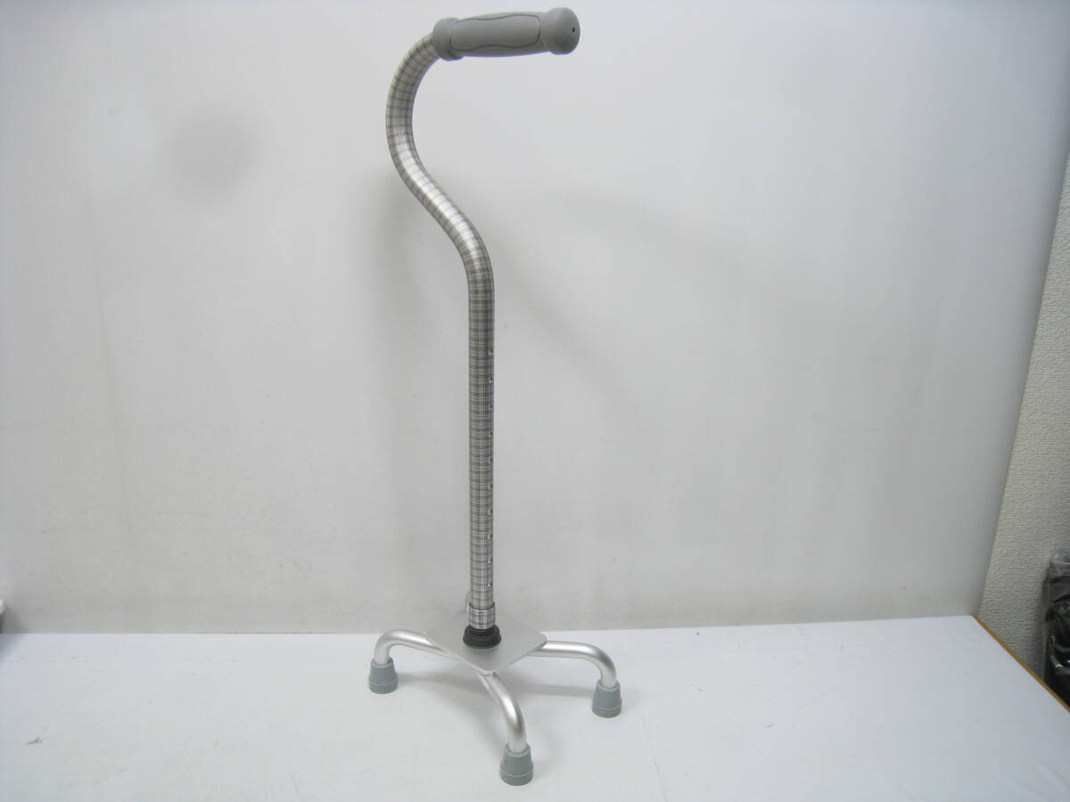 TacaoF テイコブ アルミ 4点杖 4本脚 4本足 伸縮 ステッキ 軽量 チェック柄 シルバー 66~89cm拍卖