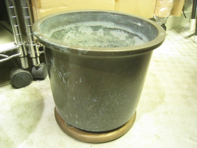 浜松市出品 真鍮 BRASS 火鉢 手あぶり 直径26.5cm 高さ25cm 重量5.2kg 金属 台座木製 拍卖