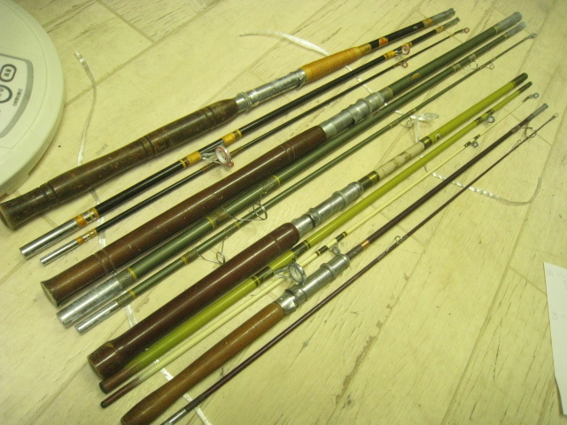 浜松市出品 レトロ 4点 ロッド 釣り竿 2ピース 3ピース リール竿 ウッドグリップ 82~99cm 木製持ち手拍卖