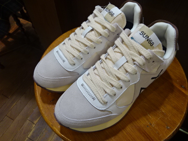 半額以下!新品 送料無料 イタリア SUN68のスニーカー ブラウン 42拍卖